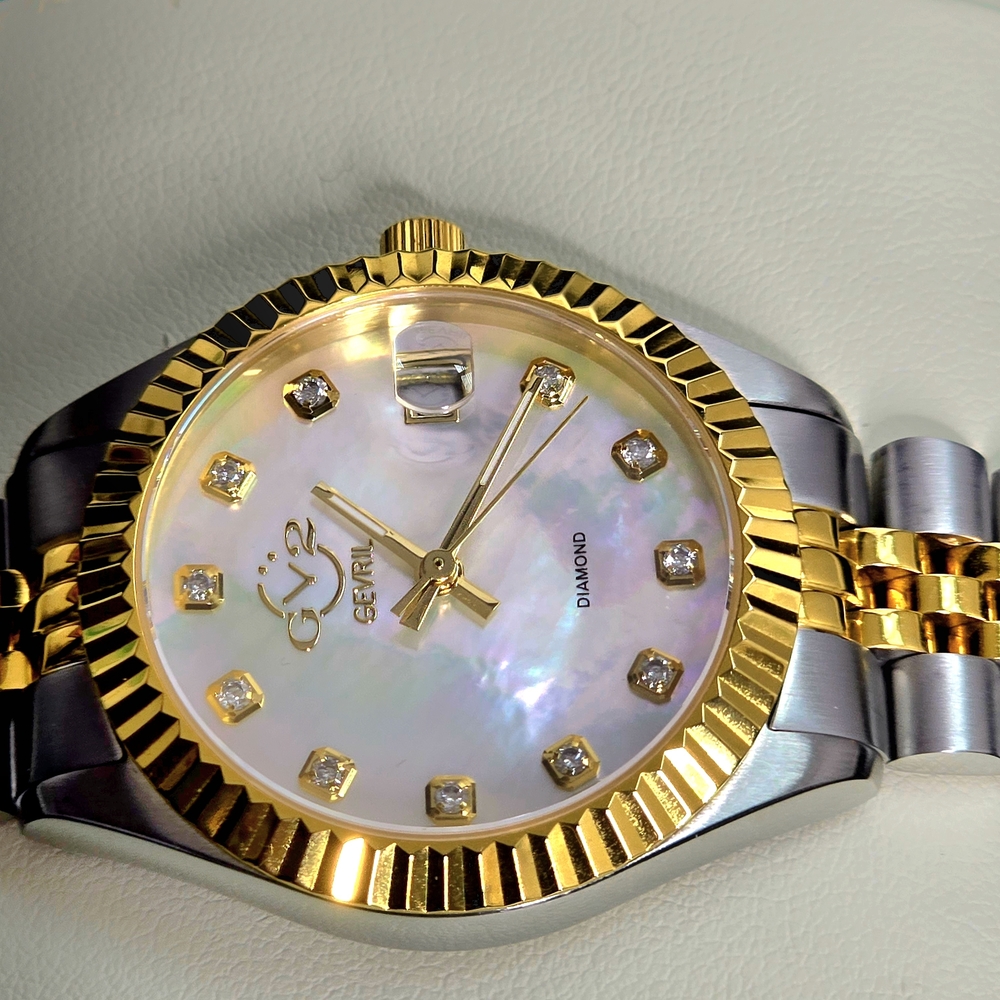 GV2 Women's Two-Tone Diamond Watch. Worn 2 times Comes with Box bt box Is dirty
